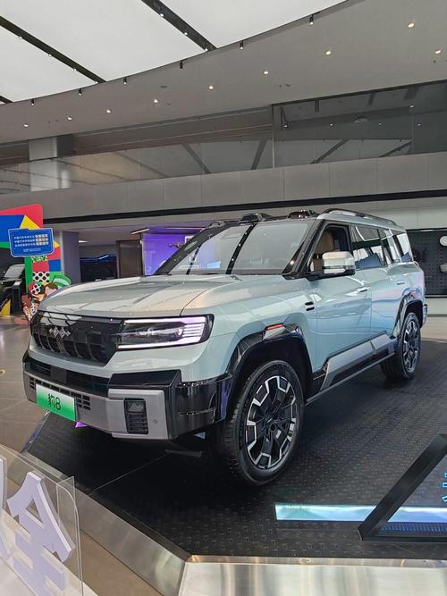 惠州268比亚迪方程豹硬派越野的爆款，英菲尼迪35周年与你共成长